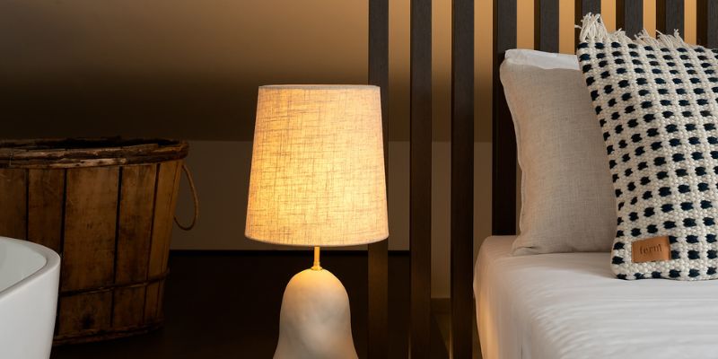 How to Choose a Lamp With a Warm Color Temperature for a Cozy Feel in the Bedroom?